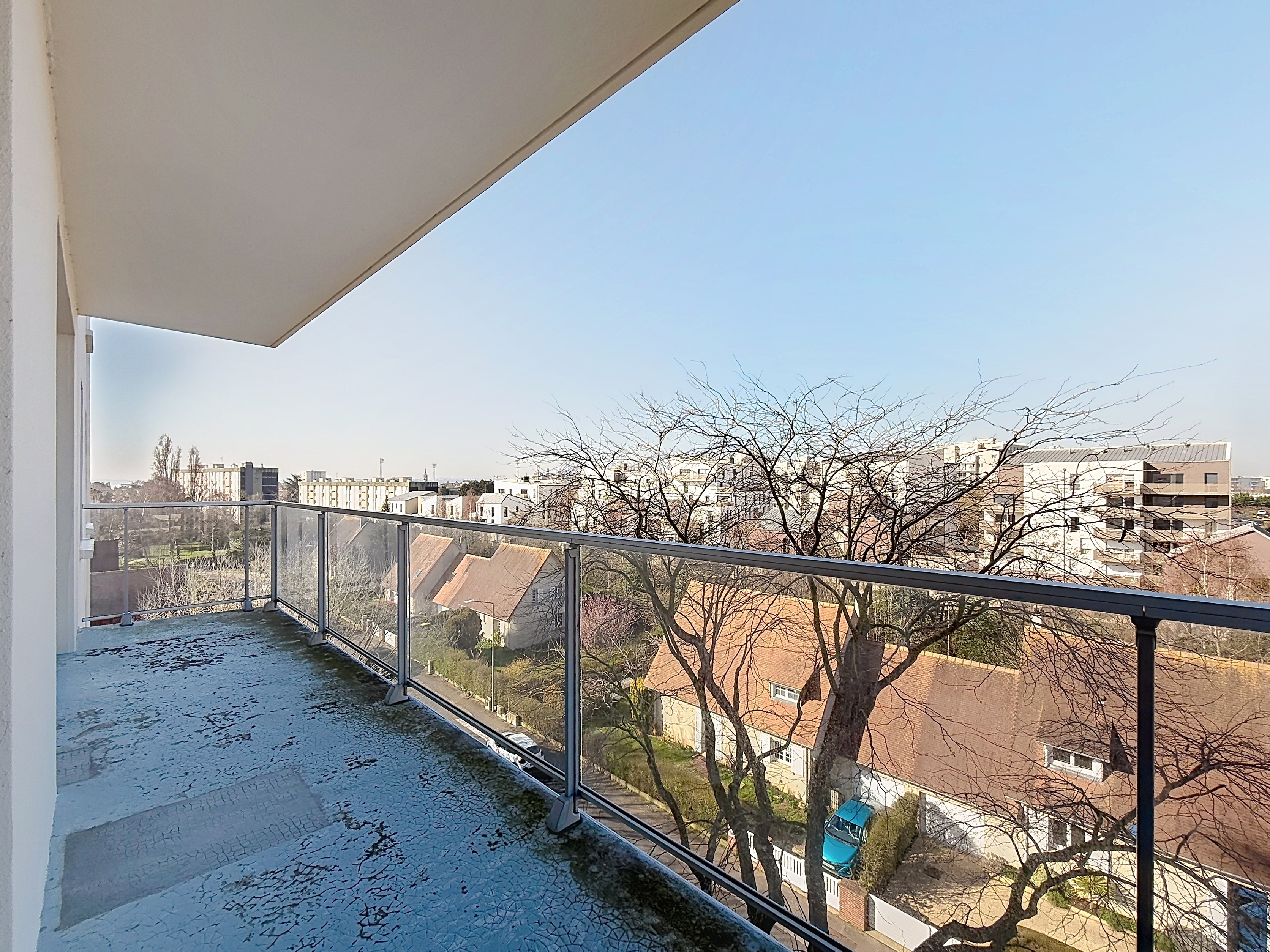 APPARTEMENT 2 PIECES QUARTIER HAIE VIGNE ASC & BALCON + PARKING EXTERIEUR + CAVES