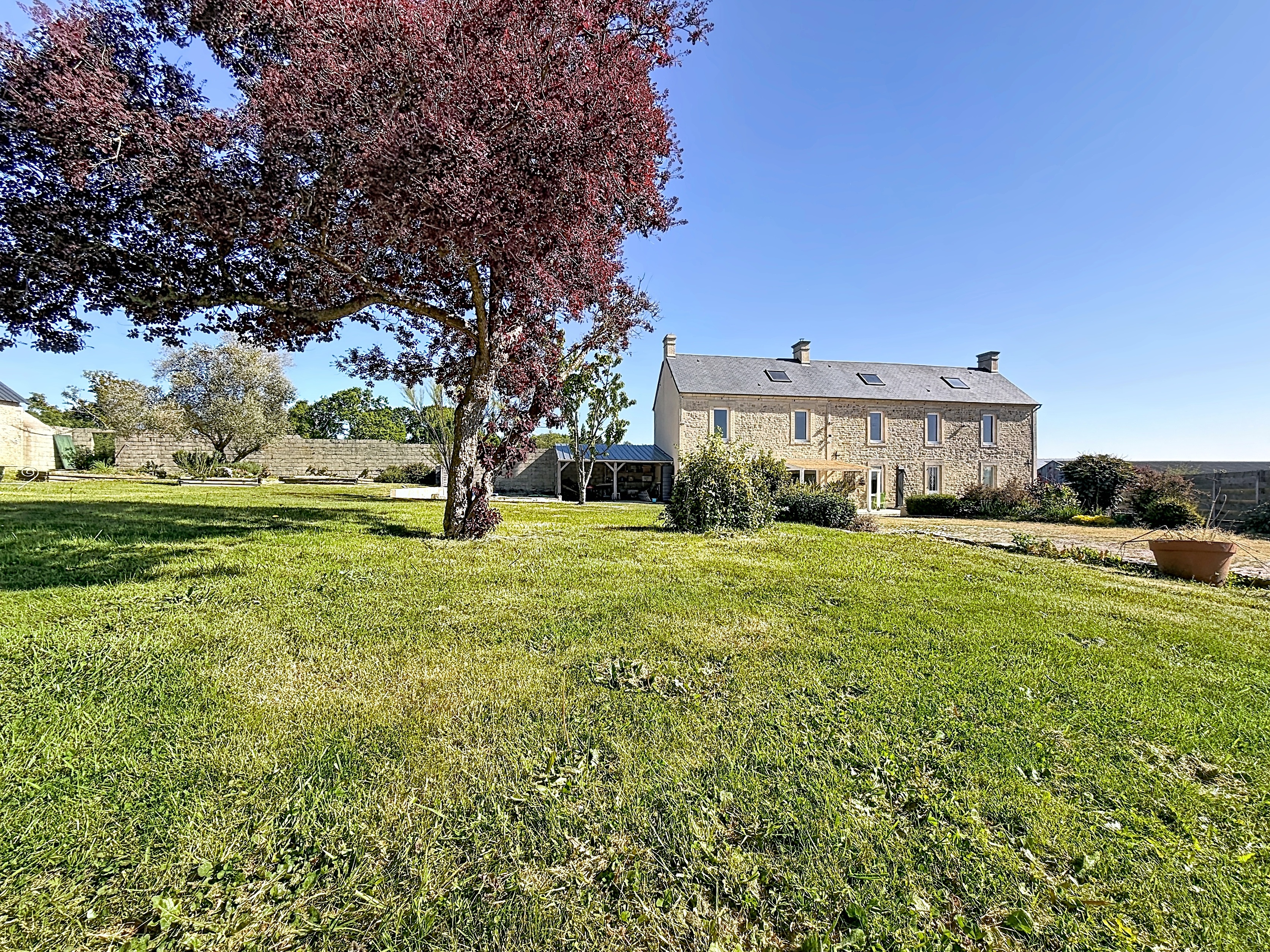 EXCLUSIVITE MAISON AXE CAEN BAYEUX 167m² - 4 CHAMBRES - TERRAIN 2236m²