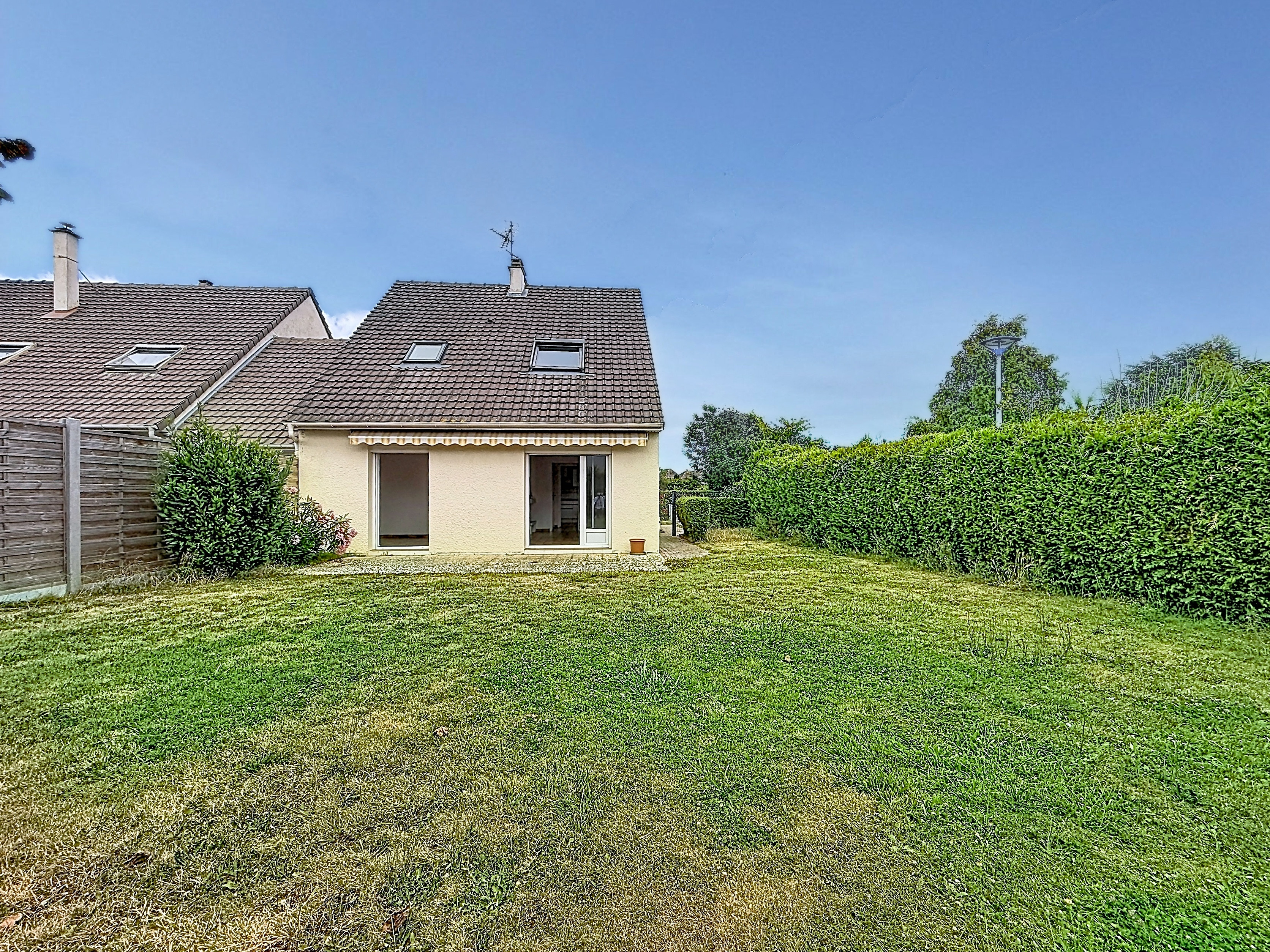 MAISON IFS BOURG - TOUT PROCHE DES COMMERCES - 82m² - 3CH - GARAGE