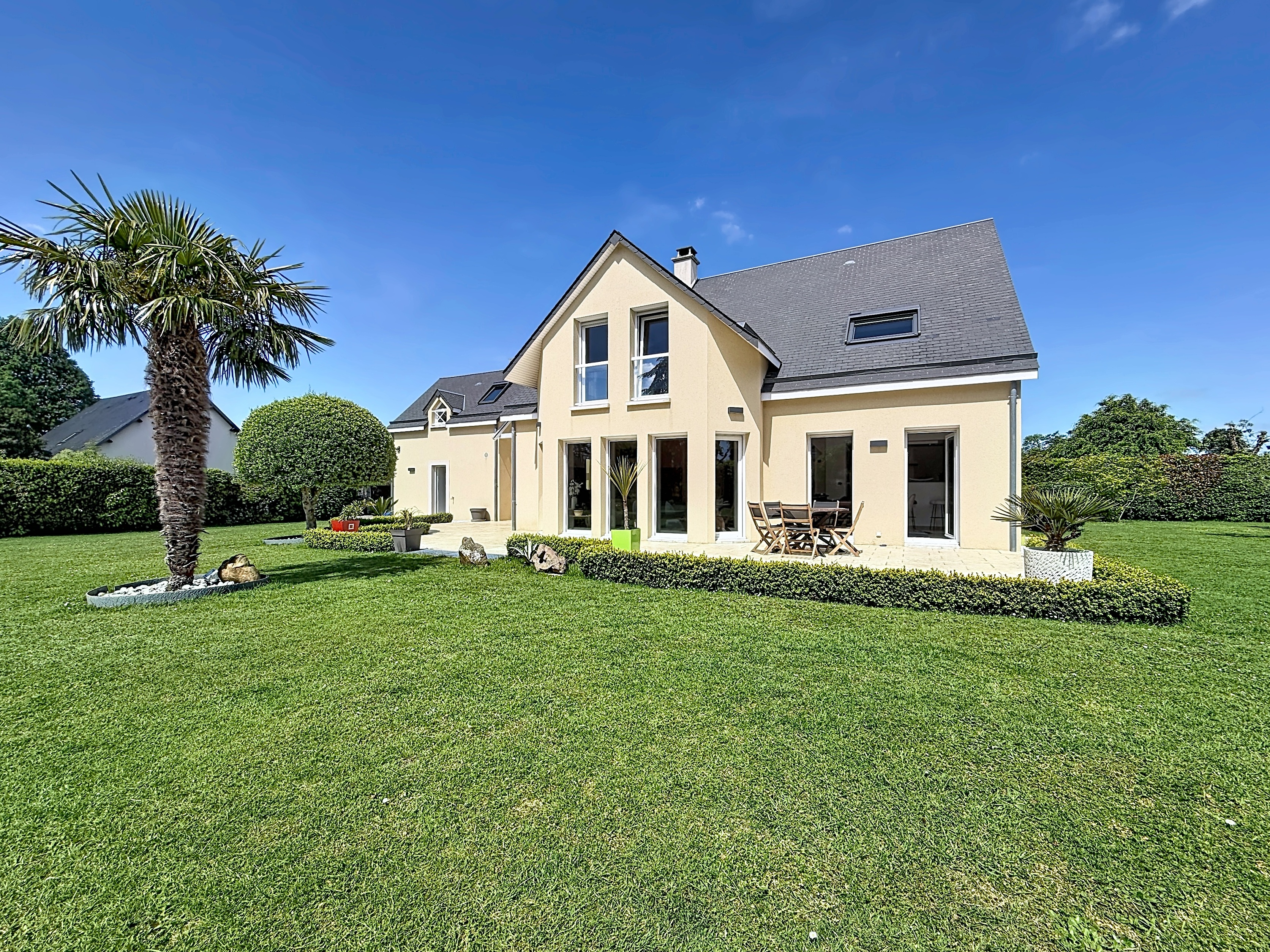 MAISON CAEN NORD - 220M² - 5 CHAMBRES - PARCELLE 1920m² - DOUBLE GARAGE