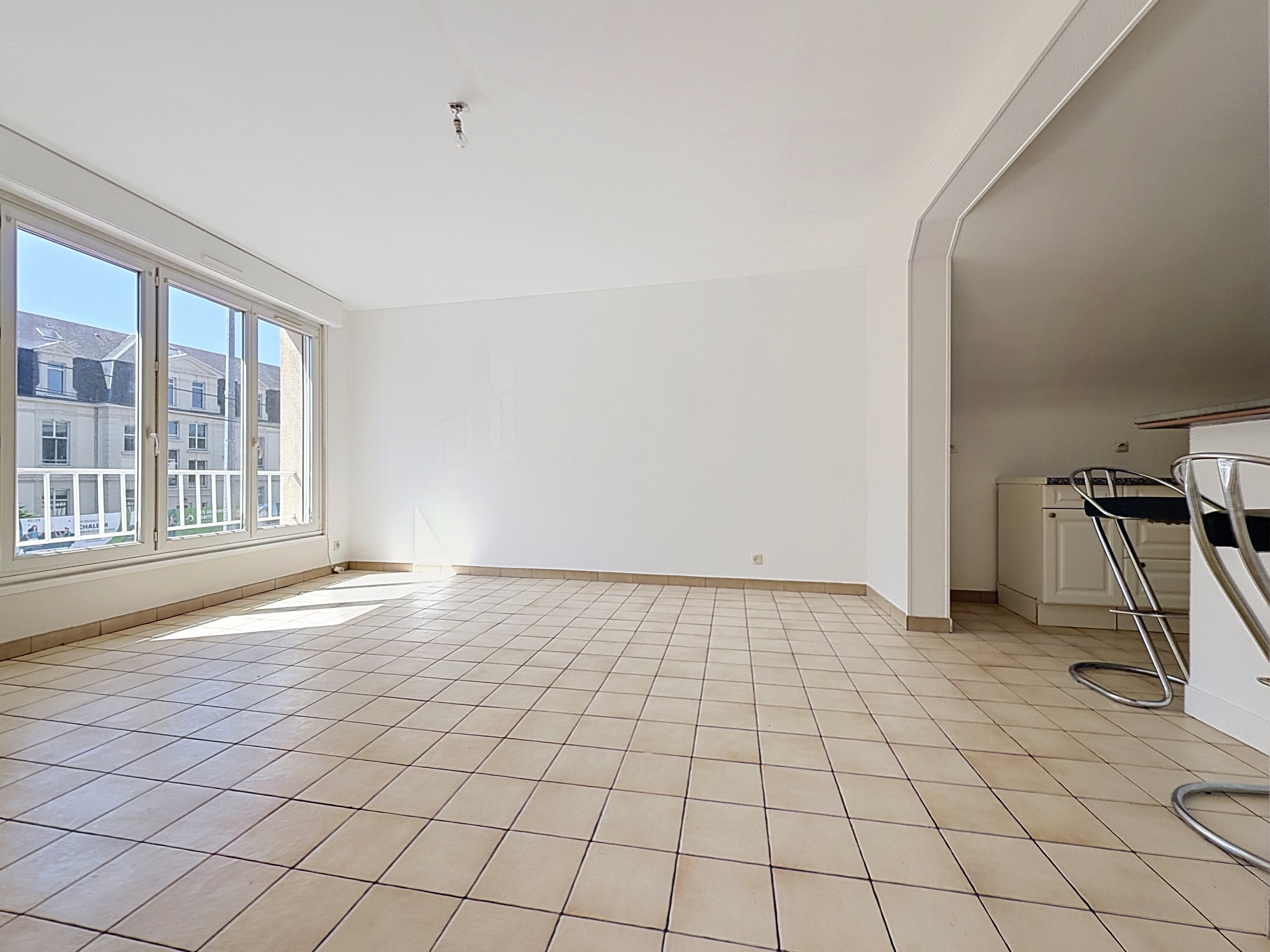 CAEN SECTEUR CLEMENCEAU APPARTEMENT 2 PIECES 47M2 - GARAGE