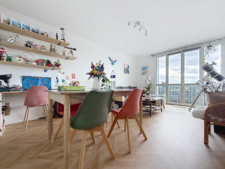 APPARTEMENT 2 PIECES 46M² PROCHE RUE DE BAYEUX - BALCONS - PLACE DE PARKING